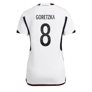 Tyskland Leon Goretzka #8 Replika Hjemmebanetrøje Dame VM 2022 Kortærmet